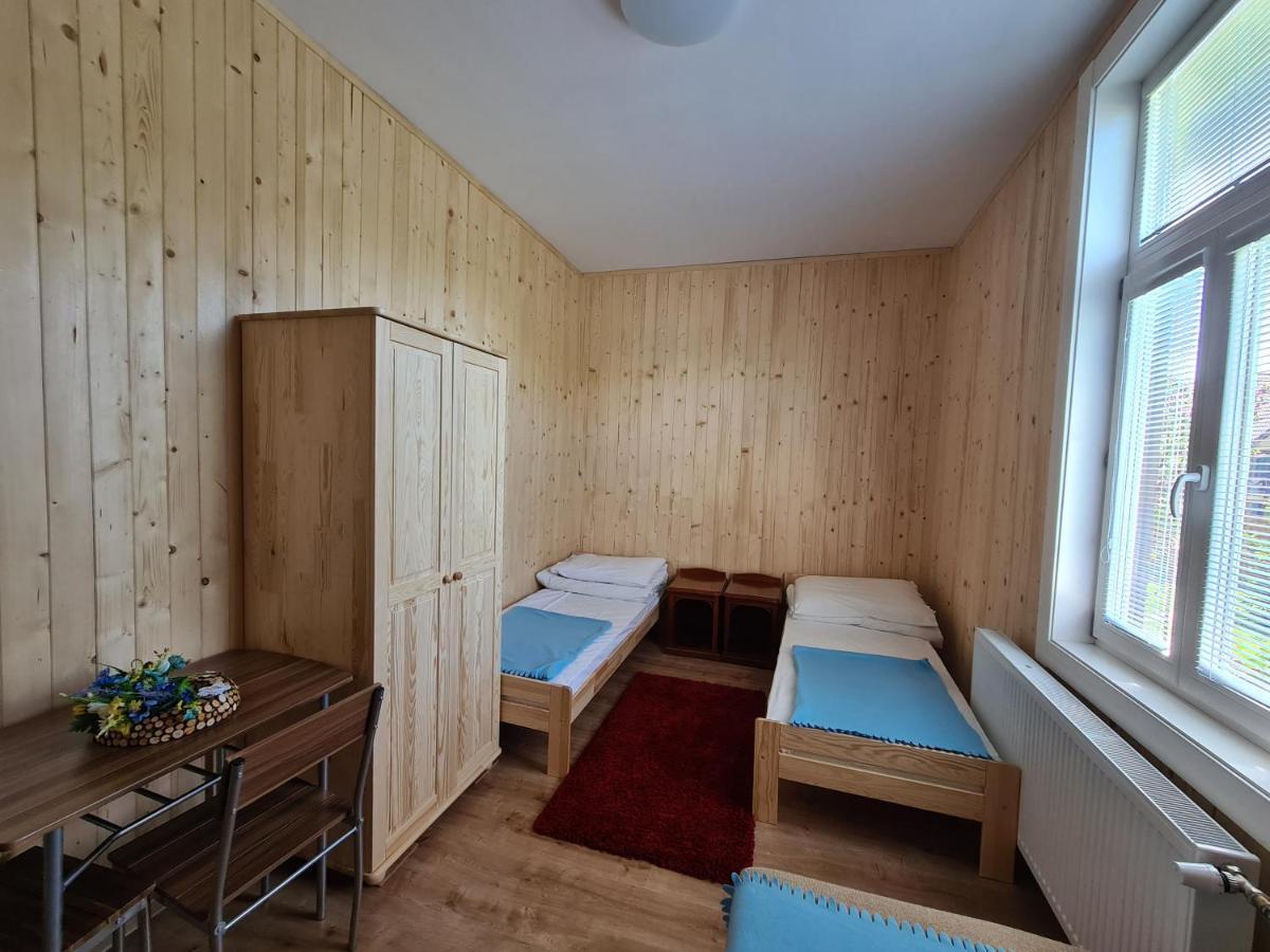 Ssvp 1. Maj Hostel Tatranska Lomnica Exterior photo