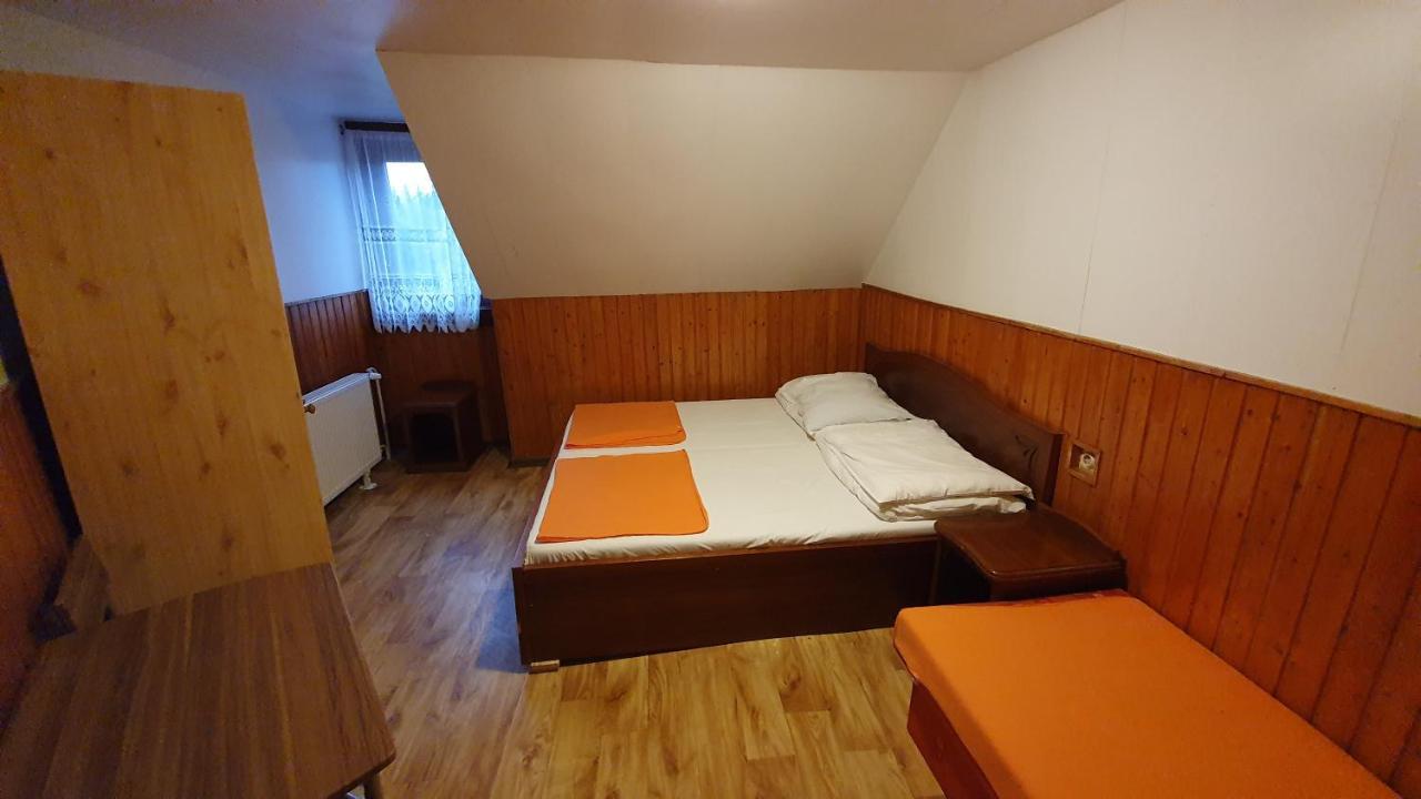 Ssvp 1. Maj Hostel Tatranska Lomnica Exterior photo