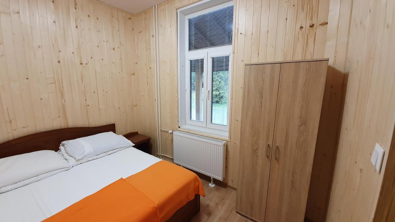 Ssvp 1. Maj Hostel Tatranska Lomnica Exterior photo
