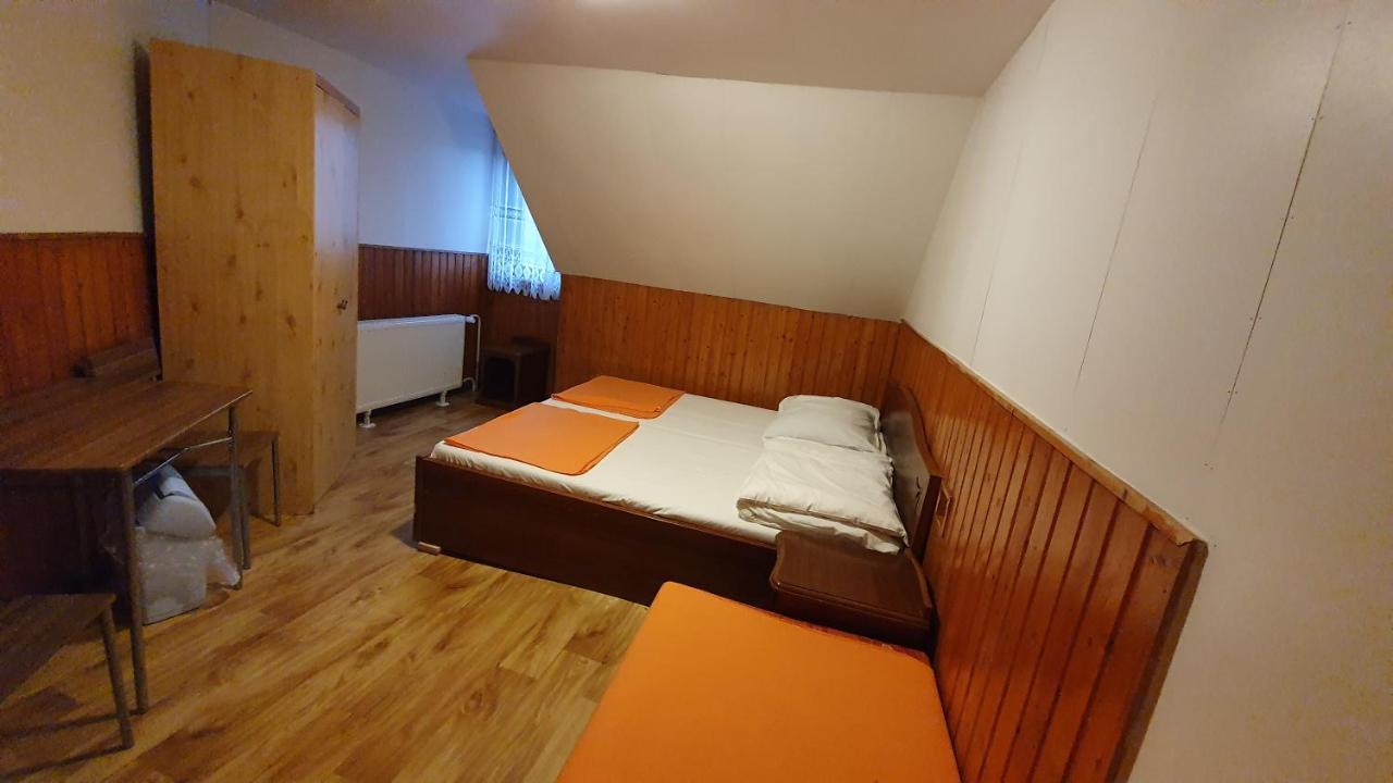 Ssvp 1. Maj Hostel Tatranska Lomnica Exterior photo