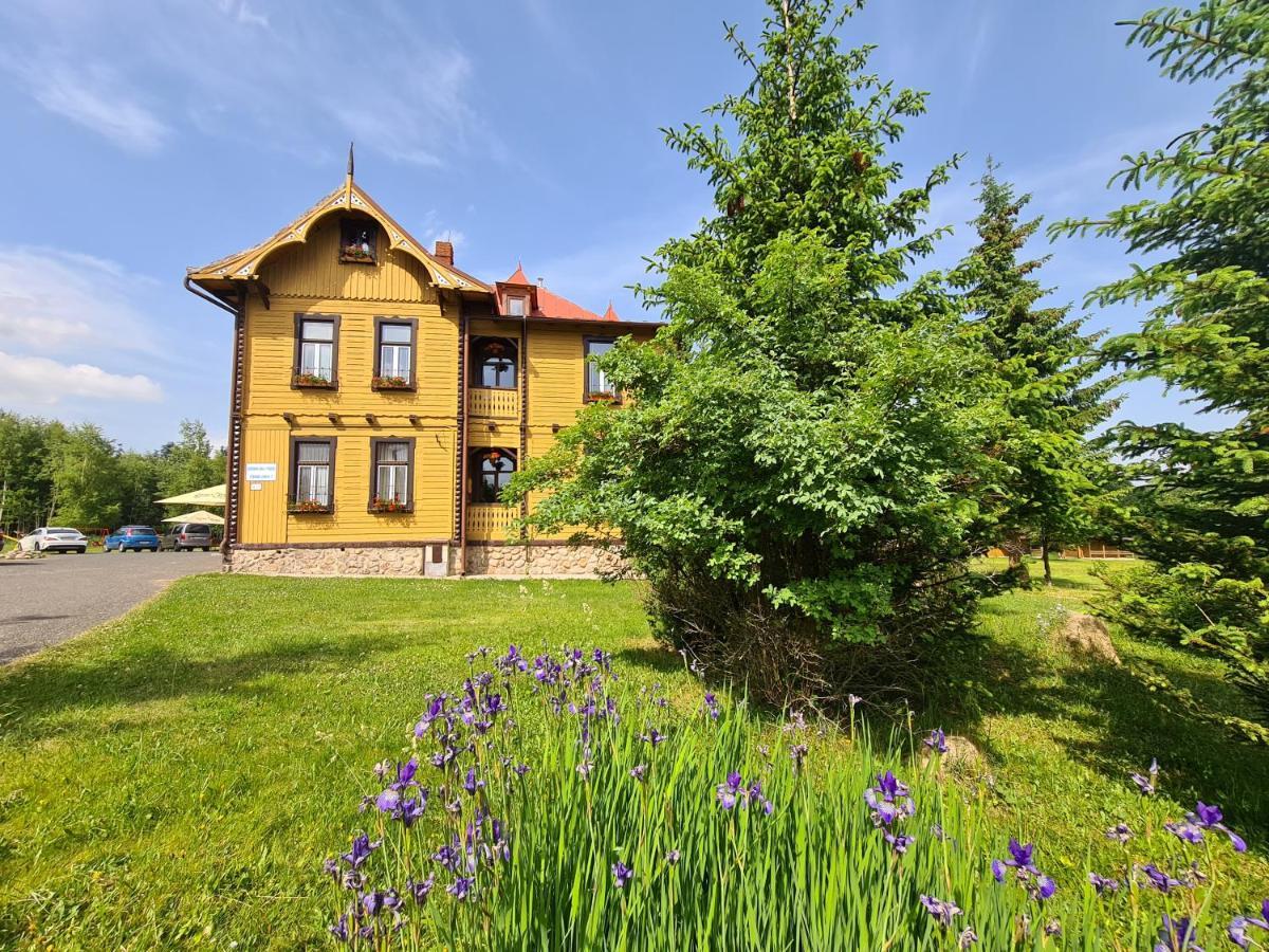 Ssvp 1. Maj Hostel Tatranska Lomnica Exterior photo